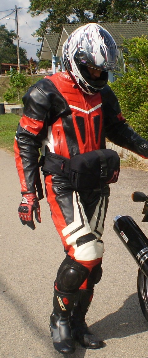 sepasang jaket kulit B-power P1230912