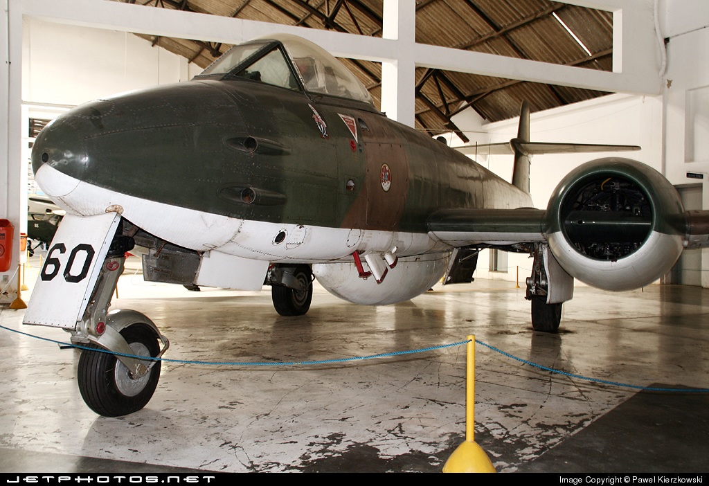 *1/48 GLOSTER METEOR F8 Airfix 80650_10