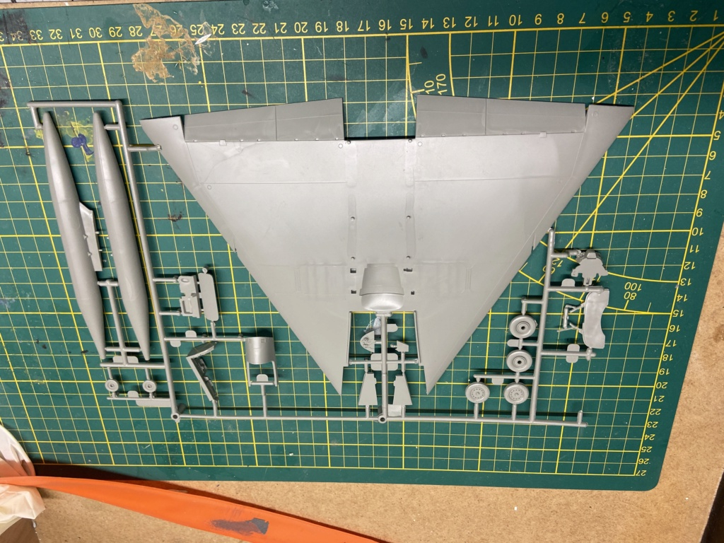 * 1/48    F 106  DELTA DART       Monogram       Img_1219