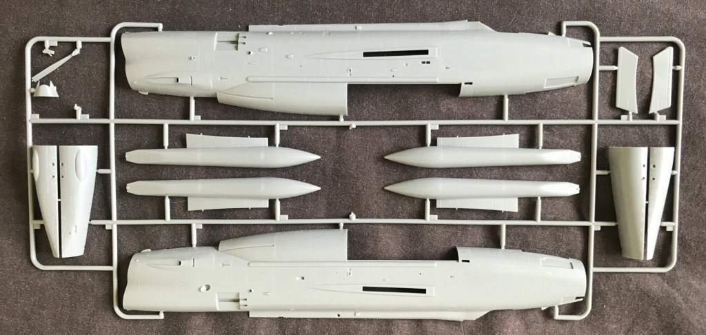 *1/48 English Electric / BAC LIGHTNING F6 Airfix Img_3025