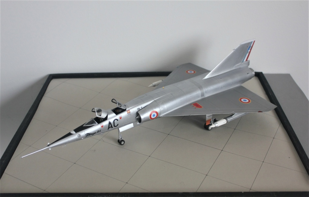 *1/48    MIRAGE IV      Heller    - Page 4 Img_5835