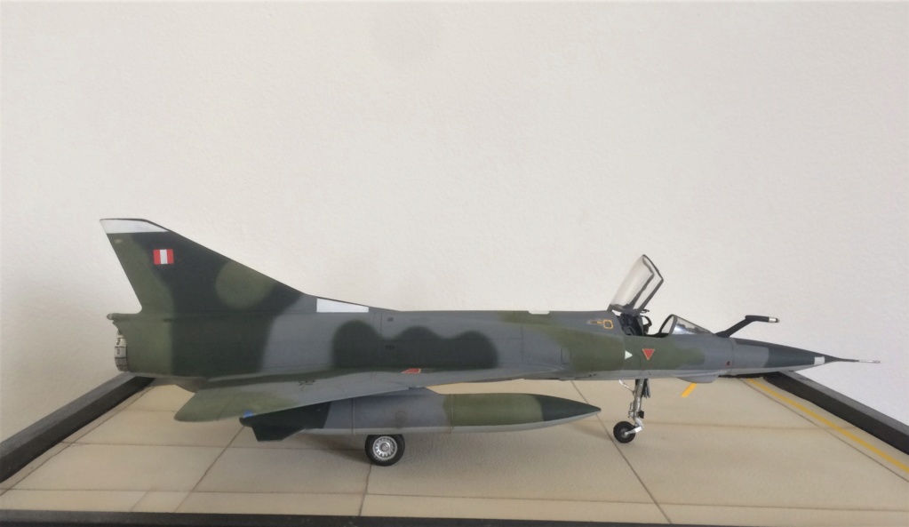 1/48 Mirage 5 p4 Peru Heller FINI - Page 2 Img_6817