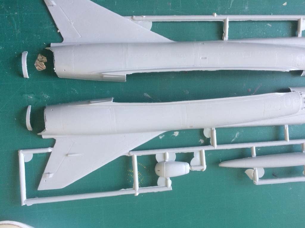 1/48 Mirage III EBR Heller + FM FINI Img_7315