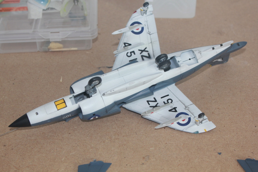 * 1/48  H.S.   HARRIER  FRS 1      Hobbycraft   - Page 3 Img_7769