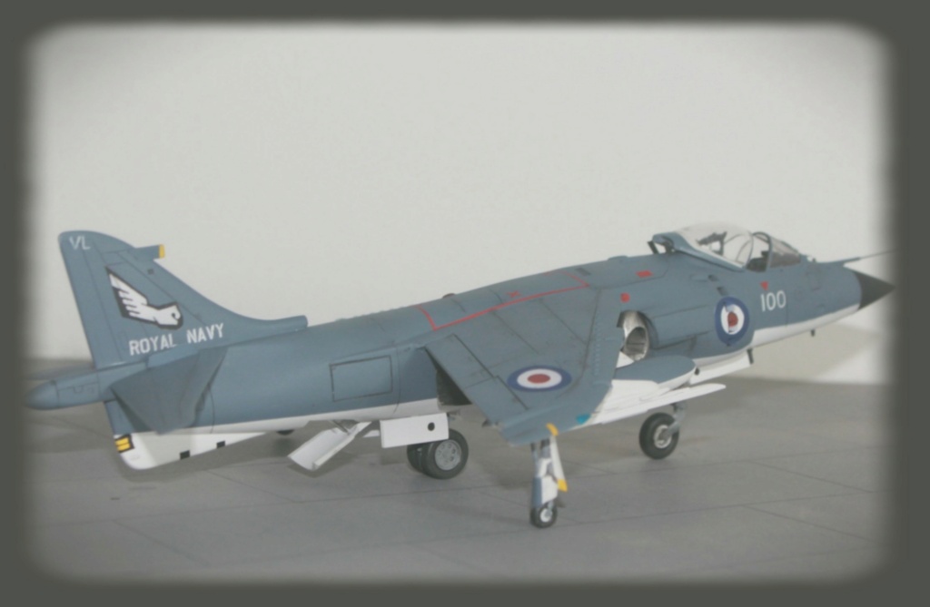 * 1/48  H.S.   HARRIER  FRS 1      Hobbycraft   - Page 3 Img_7780