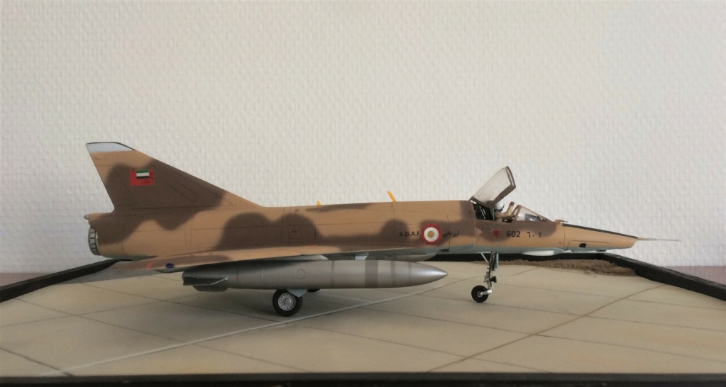 1/48 MIRAGE 5 RAD Heller + "Ouragan 25" FINI - Page 2 Img_7911