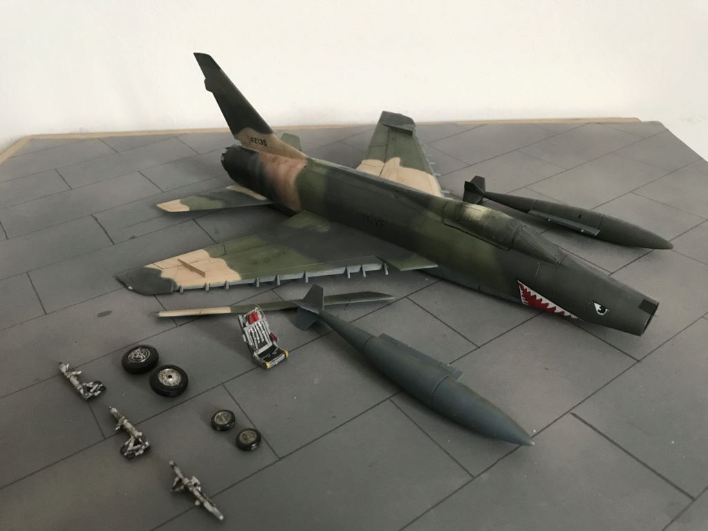 *1/48 F 100D Super Sabre Monogram FINI - Page 3 Img_8436