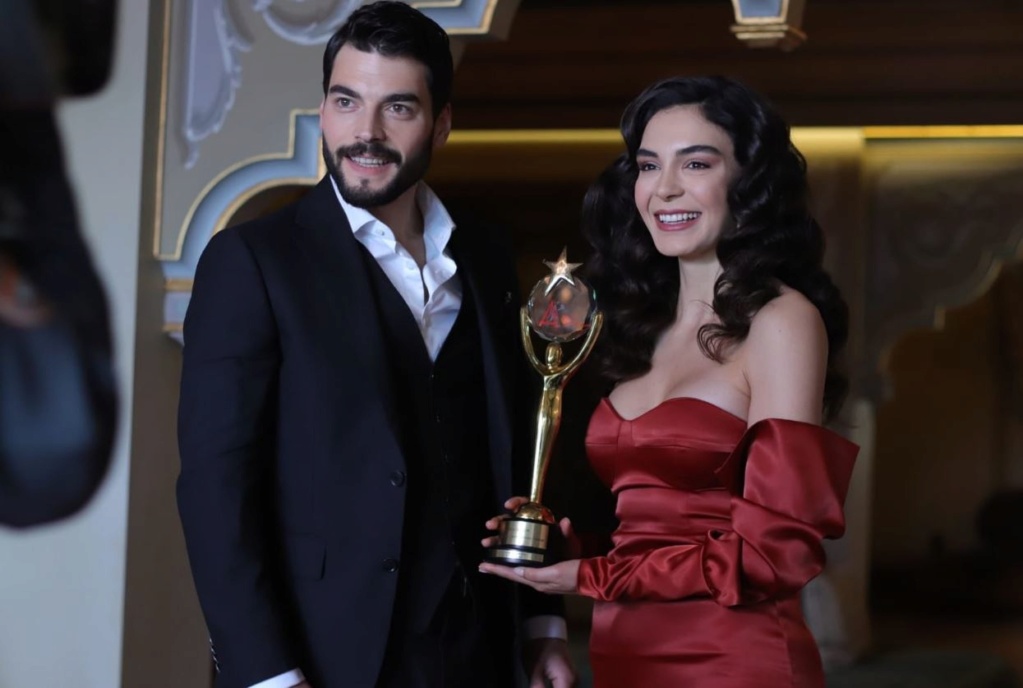 Hercai - Poze oficiale // Rezumate // Fragmente traduse  - Pagina 11 Oooi10