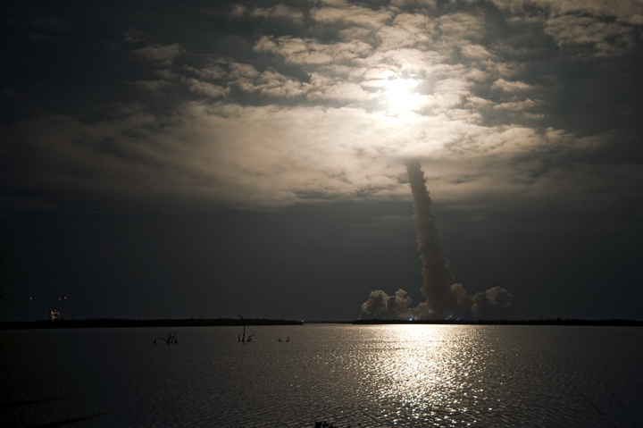 [STS-130] Endeavour : lancement (08/02/2010) - Page 4 2010-111