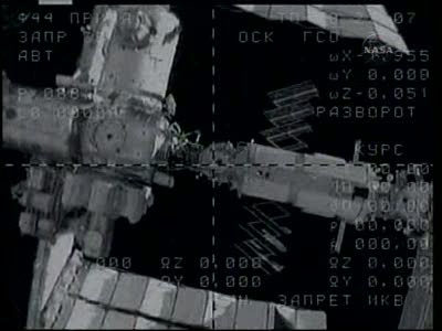[Expédition 23] Transfert de Soyouz TMA-17 de Zaria à Zvezda Vlcsn657