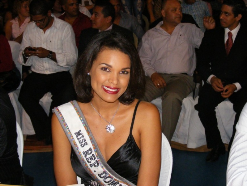 2009| MU |  Dominican Republic |  Ada Aimee de la Cruz - Page 2 Ada_de12
