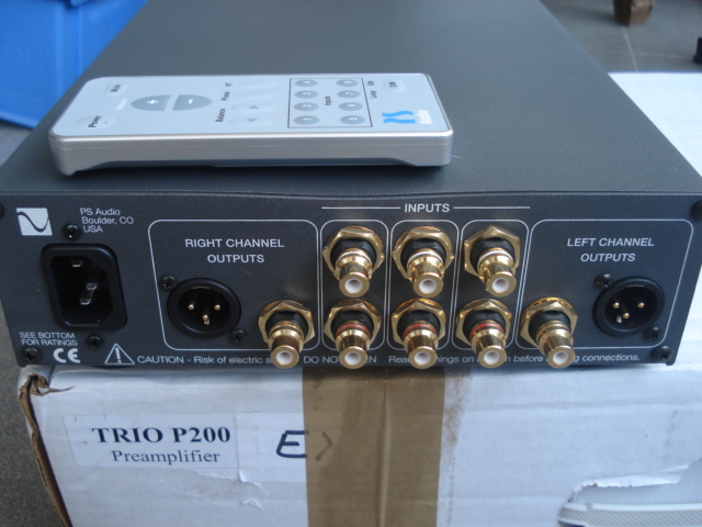 PS Audio Digital Link III DAC & PS Audio Trio P-200 Preamplifier (Used) Psaudi12