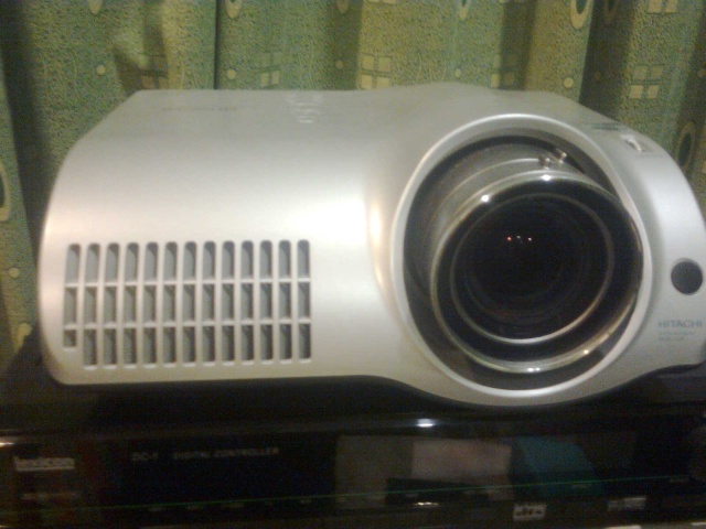 Hitachi PJTX100 UltraVision Projector(SOLD) Aa000711