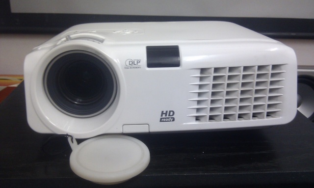 Optoma HD70 projector(used) Imag0210