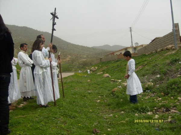 درب صليب مشترك لأبرشية عقرة ومنطقة شمكان في قرية هرماشي Articl15