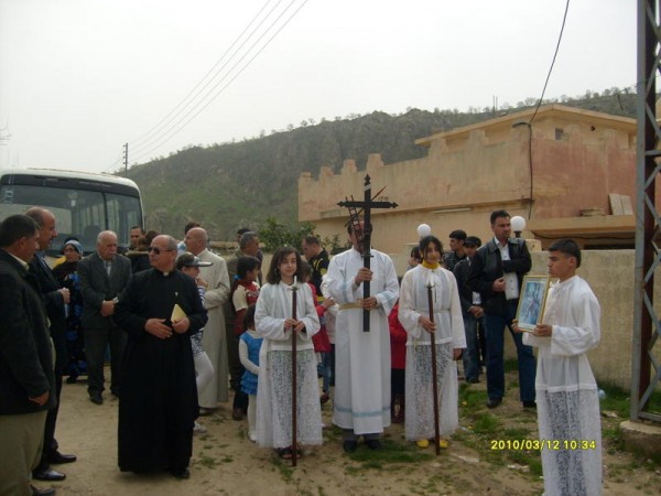 درب صليب مشترك لأبرشية عقرة ومنطقة شمكان في قرية هرماشي Articl24