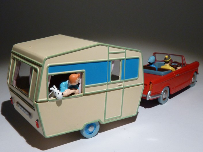 Tintin 2118 028 Triumph et Caravane P1020860