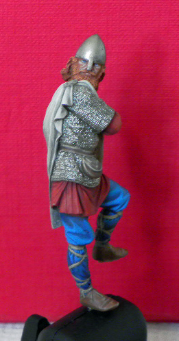 54mm/12°fig:Wiking de chez Latorre Models. 1213