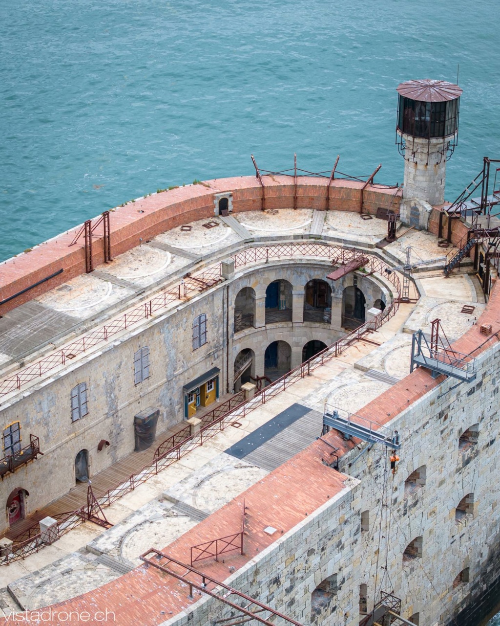   Photos des tournages Fort Boyard 2024 (production + candidats)  - Page 2 36159010