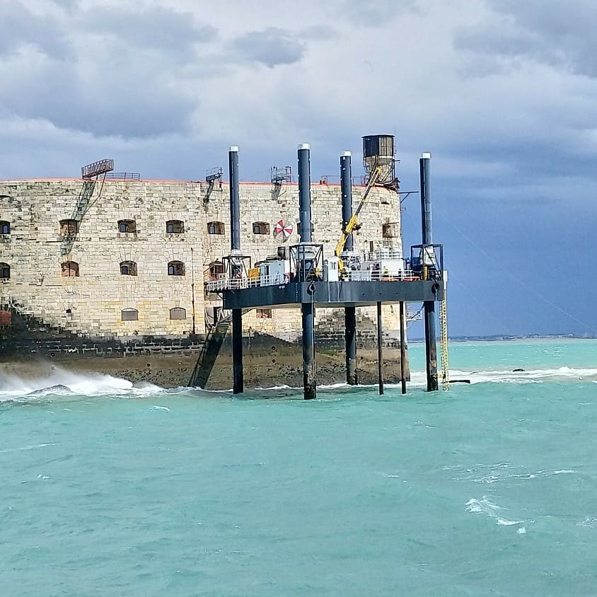 Photos divers de Fort Boyard 2019 (internautes + hors production) - Page 7 56985610