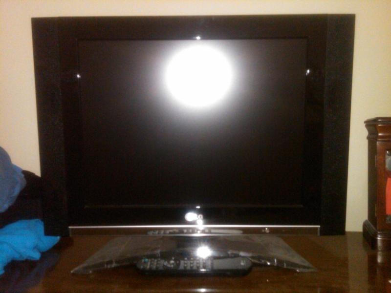 20" LG LCD Flat Panel TV $80  Img00012