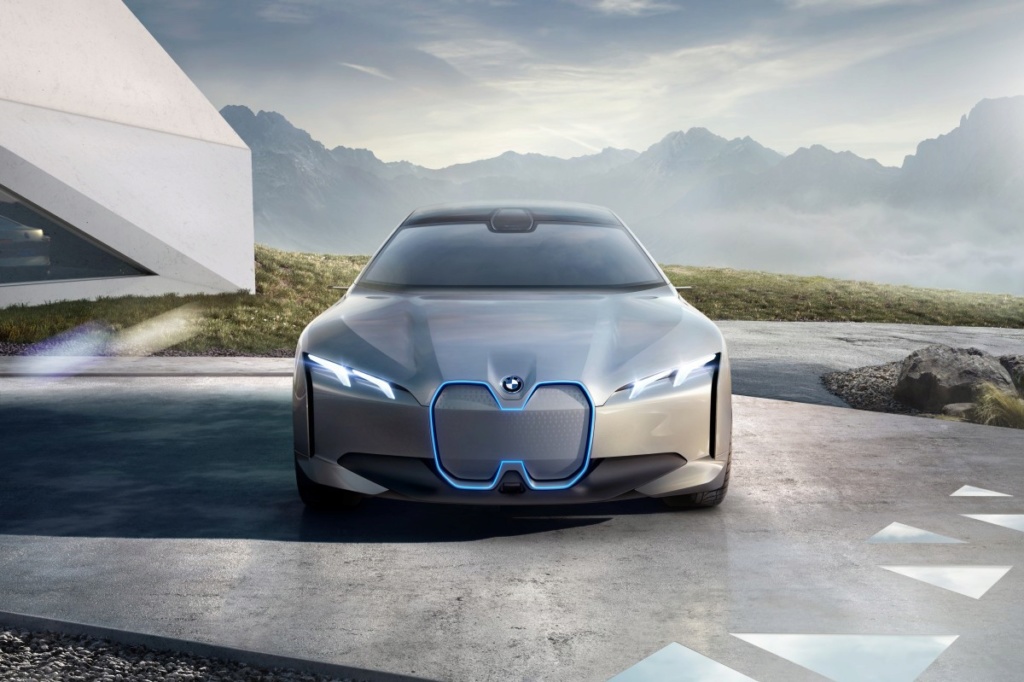 BMW i4 : le coupé électrique dévoilé avec 600 km d’autonomie   Bmw-i410