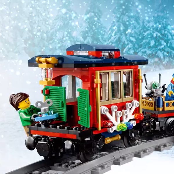[Lego] Tous les sets de Noël  10254c10