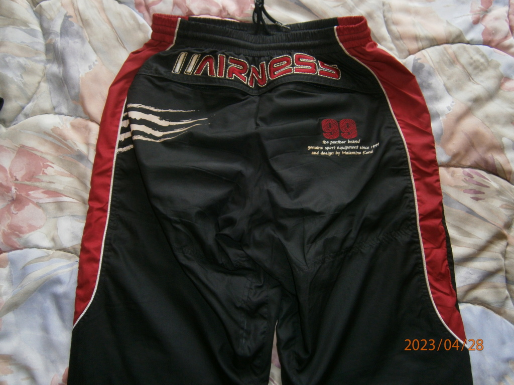 Pantalon AIRNESS Noir et rouge T:S NEUF (inédit) P4280016