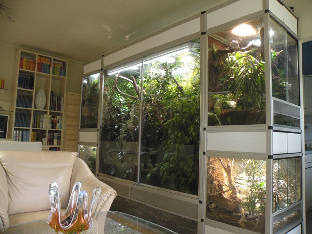 [TUTO] Fabrication détaillée d'un terrarium en profilés aluminium et panneaux de pvc  Wohnra10