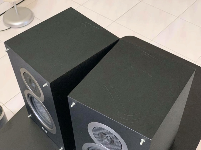 Elac B5 Bookshelf Speakers 19996410