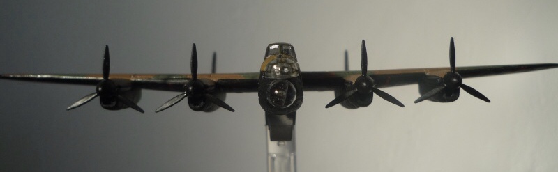 [WW2] bombardiers BOEING B.17 - AVRO LANCASTER  4cc43810