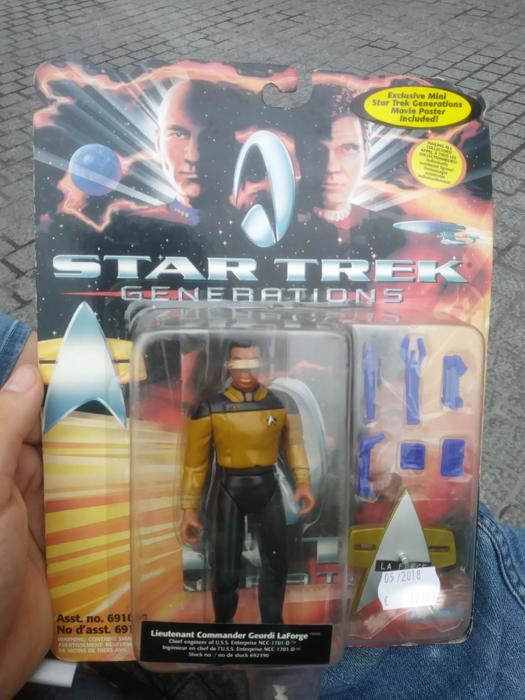 [Star Trek : Generations] L'uniforme rejeté 38801210