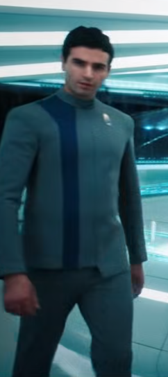 [Spoilers DSC S3] Les uniformes de Starfleet au 32e siècle. Offici13