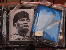 plaque de Mussolini Sans-t13