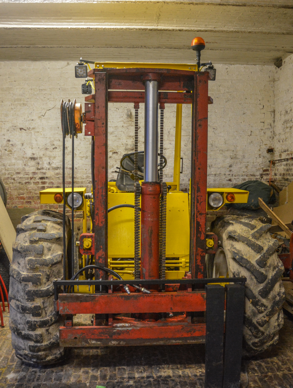 Remise en état et restauration d'un chariot élévateur tout terrain International IH 2520 - Page 18 Dsc_4910