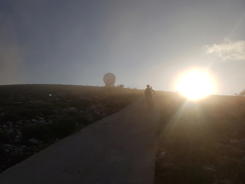 Une petite descente du radome dimanche soir ??? Avec navette s'il vous plaît  - Page 2 Le_but10