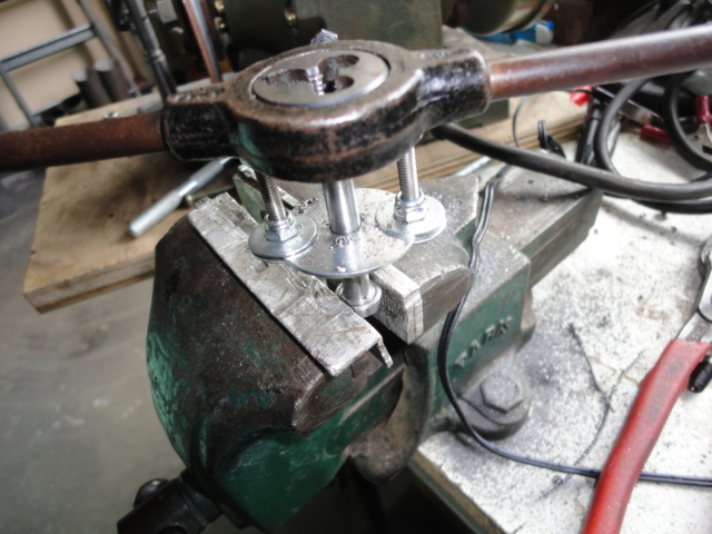 Hp 5 cv du Berry Fabrication boulons de bielles Dsc08336