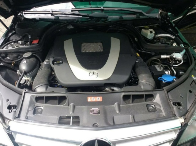 (Vendo) C300 SPORT V6 3.0 - 2011 - 65 MIL KM C300d10