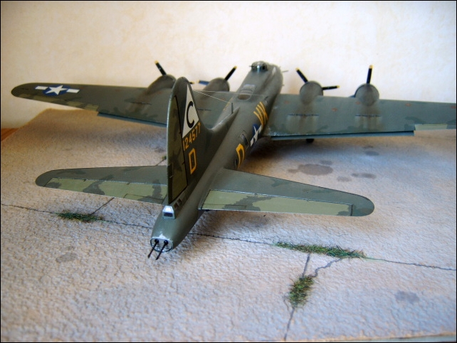 [Hasegawa] Boeing B-17 F Flying Fortress au dessus de l'Europe     [Fini] - Page 4 Img00082