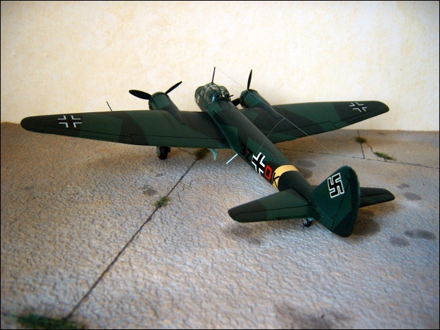 [Revell] Junkers JU-88 A-4, bombardier au-dessus des eaux du grand nord  (FINI) - Page 3 Img00113