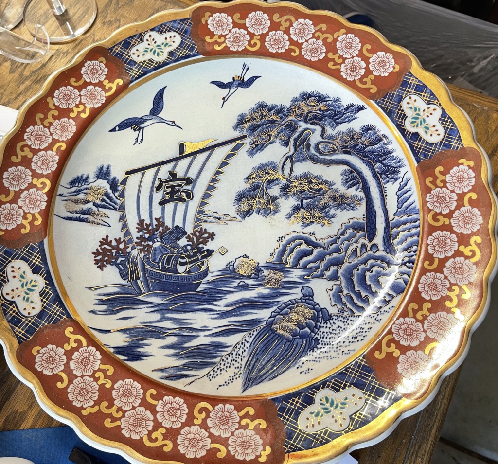 Large 16" Imari charger plate, Taihodo mark, Japan Img_3611