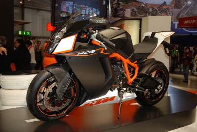 Qui roule sur une KTM RC 8 - Page 3 400x2610