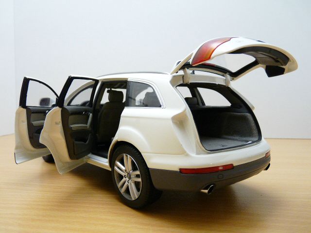 Nouvelles sorties 1/18 IEME - Page 3 Audi_411