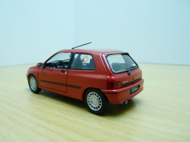 nouvelles sorties 1/43 ieme Clio1611