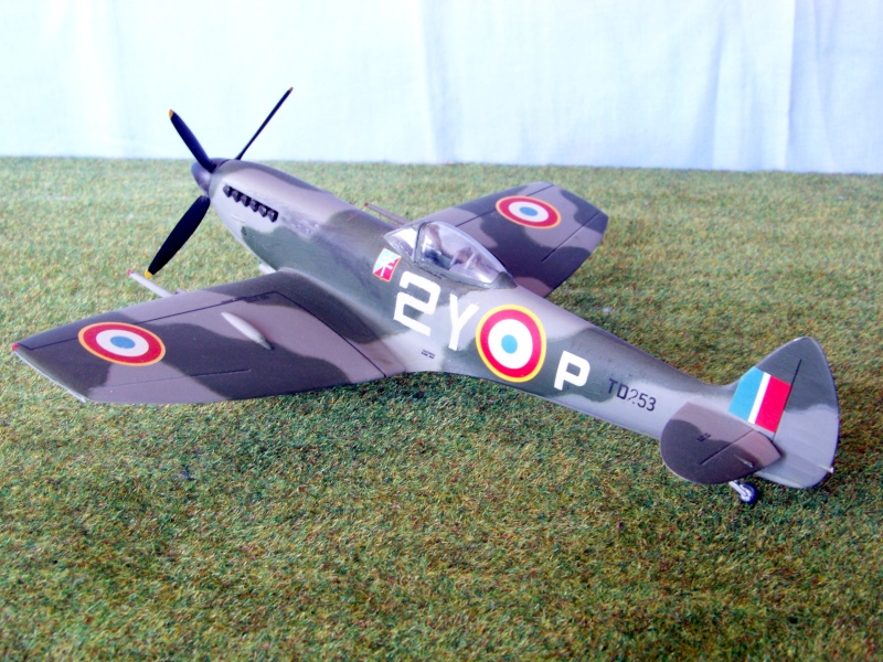Supermarine Spitfire XVI, maquette Otaki Superm22