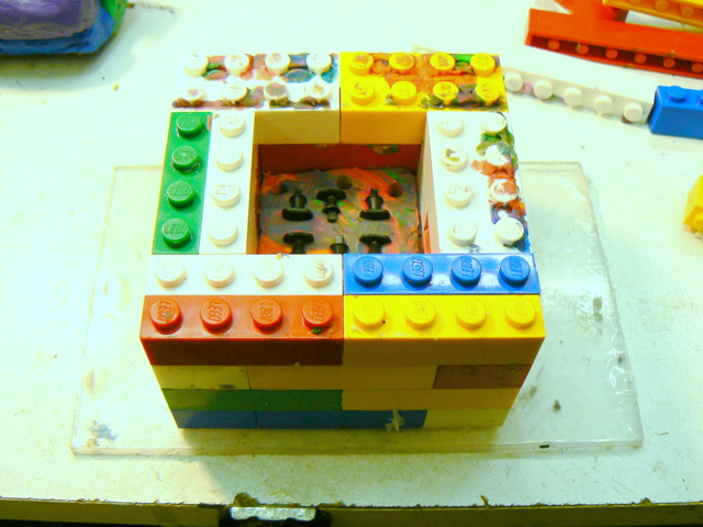 Moulage : Lego et Pâte à modeler… Un jeu d’enfant ? P1050827