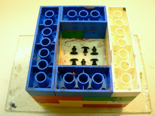 Moulage : Lego et Pâte à modeler… Un jeu d’enfant ? P1050847