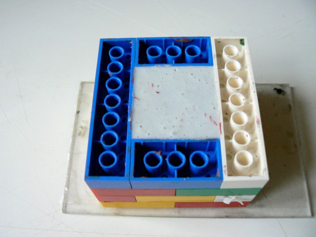 Moulage : Lego et Pâte à modeler… Un jeu d’enfant ? P1050851