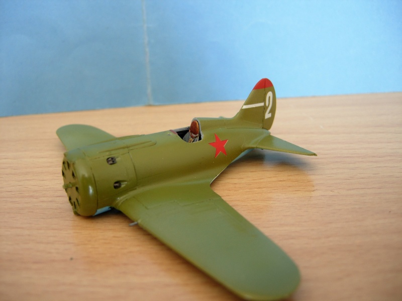 Polikarpov I-16   Type 10 (ICM 1/72) Suite et fin. - Page 2 Dscn3829