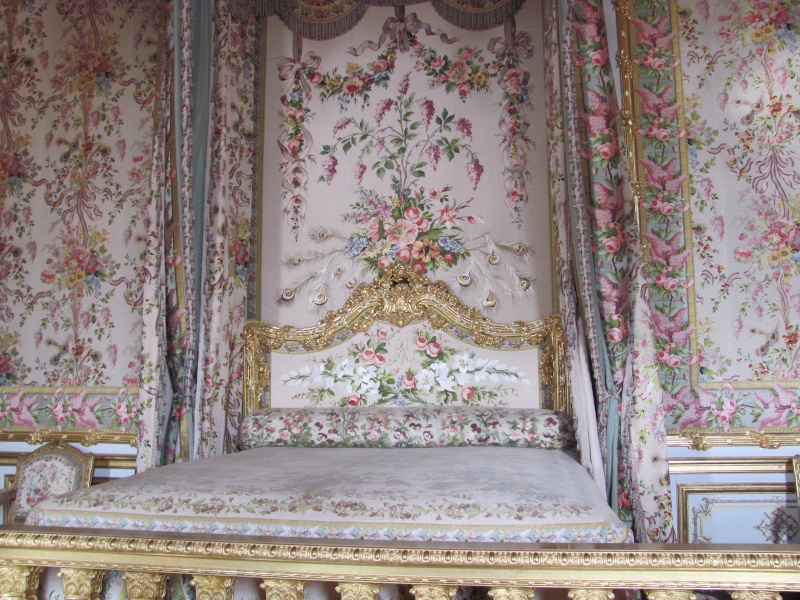 Versailles, la chambre de la Reine - Page 3 Img_2211